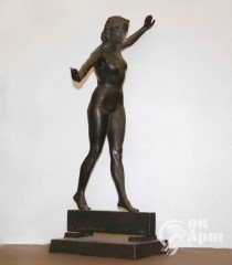 Скульптура "Гимнастка"